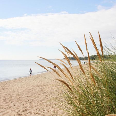 Mit Meerblick Und Balkon, Gratis Nutzung Vom Ahoi Erlebnisbad Und Sauna In Sellin - Meeresblick Fewo 48 Гьорен Екстериор снимка