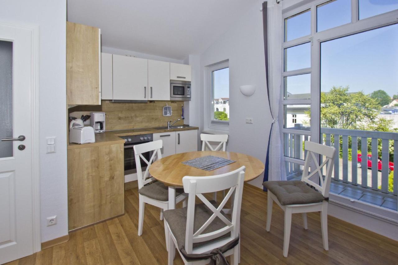 Mit Meerblick Und Balkon, Gratis Nutzung Vom Ahoi Erlebnisbad Und Sauna In Sellin - Meeresblick Fewo 48 Гьорен Екстериор снимка