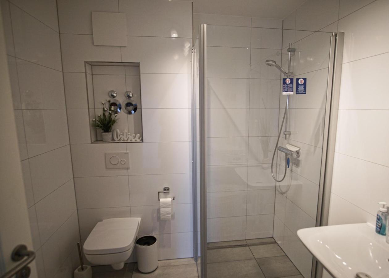 Mit Meerblick Und Balkon, Gratis Nutzung Vom Ahoi Erlebnisbad Und Sauna In Sellin - Meeresblick Fewo 48 Гьорен Екстериор снимка